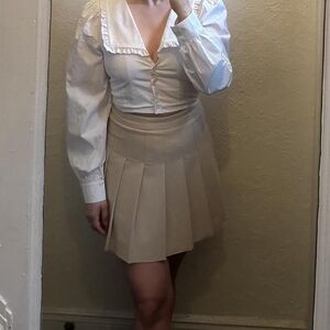 Aritzia Beige Pleated Mini Skirt